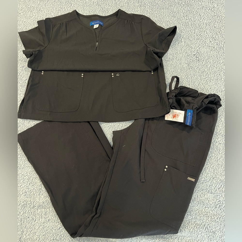 Gray scrub set: Koi Sapphire Medium.